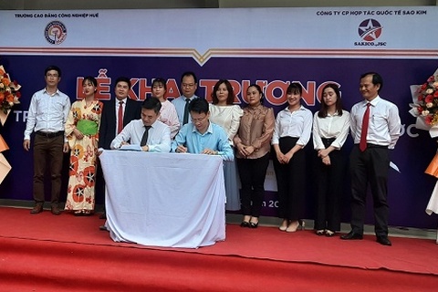 Khai trương Trung tâm Du học và Việc làm ngoài nước “HUEIC-SAKICO”