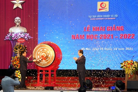 Bộ trưởng Bộ Công Thương Nguyễn Hồng Diên dự Lễ Khai giảng trường Đại học Công nghiệp Hà Nội