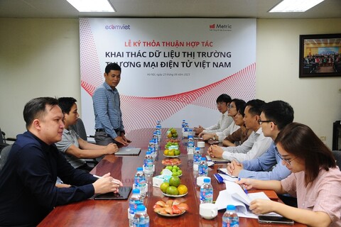 Lễ ký Biên bản hợp tác nghiên cứu, xây dựng và khai thác dữ liệu thị trường thương mại điện tử tại Việt Nam