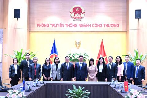 Bộ trưởng Nguyễn Hồng Diên làm việc với Tổng thư ký ASEAN