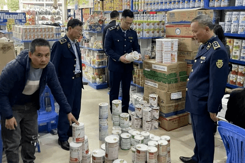 Bộ trưởng Nguyễn Hồng Diên yêu cầu tăng cường kiểm tra thị trường sữa, thuốc, thực phẩm bảo vệ sức khoẻ