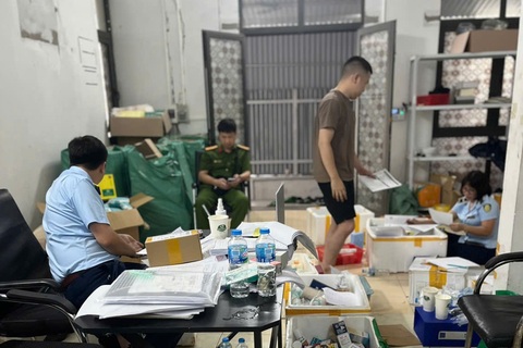 Kiểm tra, xử phạt 04 cơ sở kinh doanh mỹ phẩm nhập lậu tại TP.Hà Nội