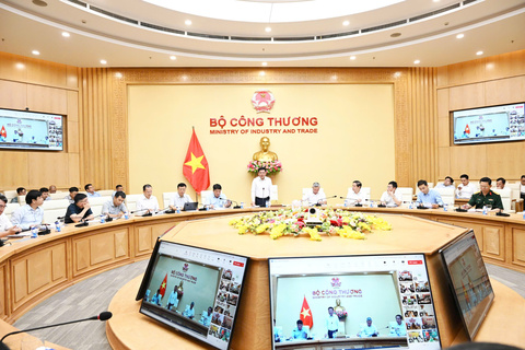 Bộ trưởng Bộ Công Thương chủ trì họp về cung ứng điện 6 tháng cuối năm 2025, xây dựng kế hoạch cung ứng điện năm 2026