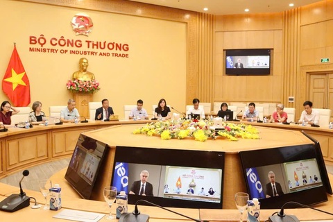 Thứ trưởng Nguyễn Hoàng Long họp trực tuyến với Giám đốc Cơ quan năng lượng quốc tế