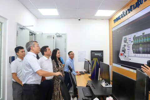 Bộ trưởng Nguyễn Hồng Diên kiểm tra Trung tâm Dữ liệu  Bộ Công Thương