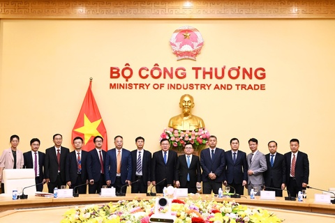 Thứ trưởng Trương Thanh Hoài tiếp và làm việc với Phó Chủ nhiệm Ủy ban Thường vụ Đại hội Đại biểu Nhân dân tỉnh An Huy, Trung Quốc