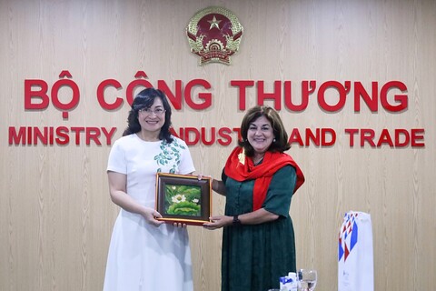 Thứ trưởng Phan Thị Thắng tiếp đoàn Thứ trưởng Ngoại thương và Đầu tư nước ngoài Cuba