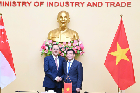 Bộ trưởng Bộ Công Thương Nguyễn Hồng Diên hội đàm với Bộ trưởng Bộ Công Thương phụ trách năng lượng và khoa học - công nghệ Singapore Tan See Leng