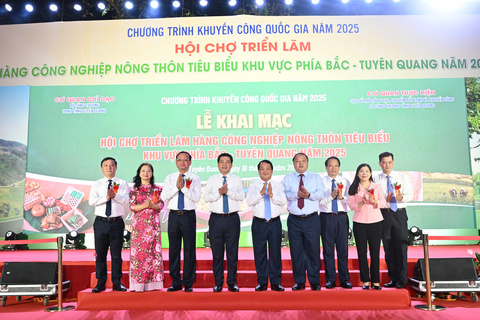 Bộ trưởng Nguyễn Hồng Diên dự khai mạc Hội chợ triển lãm hàng công nghiệp nông thôn tiêu biểu khu vực phía Bắc - Tuyên Quang năm 2025