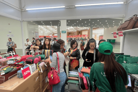 Không khí giao thương sôi động tại Hội chợ Mùa Thu lần thứ nhất - 2025