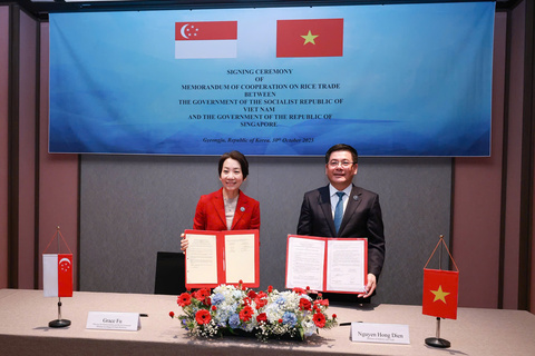 Singapore và Việt Nam ký bản ghi nhớ hợp tác thương mại gạo