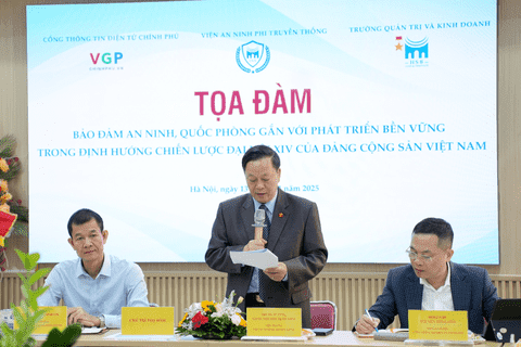Tọa đàm 'Bảo đảm an ninh, quốc phòng gắn với phát triển bền vững trong định hướng chiến lược Đại hội XIV của Đảng'