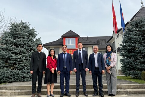 Phái đoàn Việt Nam tại Geneva phối hợp Quỹ St Gallen làm việc cùng Cục Phòng vệ thương mại về công cụ Cảnh báo Thương mại toàn cầu (GTA)