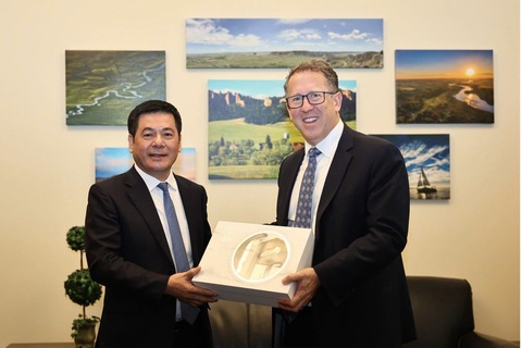 Bộ trưởng Nguyễn Hồng Diên làm việc với Chủ tịch Tiểu ban Thương mại Hoa Kỳ Adrian Smith