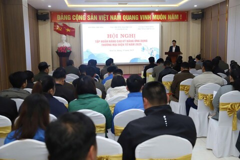 Sơn La tập huấn kỹ năng livestream cho doanh nghiệp và tiểu thương, thúc đẩy ứng dụng thương mại điện tử