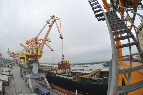 Cục Xuất nhập khẩu tổ chức tọa đàm “Giải pháp tăng trưởng xuất khẩu cao và bền vững”