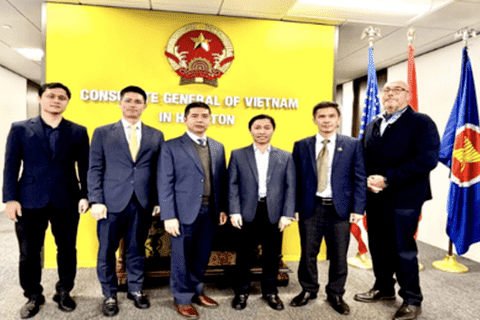 Tăng cường kết nối, giới thiệu các  doanh nghiệp lớn Việt Nam thông qua mạng lưới các Phòng Thương mại Hoa Kỳ trong lĩnh vực công nghiệp, thương mại