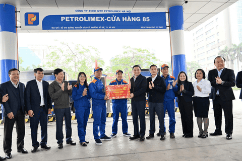 Quyền Bộ trưởng Bộ Công Thương Lê Mạnh Hùng kiểm tra công tác đảm bảo cung ứng xăng dầu dịp Tết Nguyên đán Bính Ngọ 2026