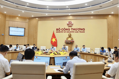 Bộ Công Thương tổ chức Hội nghị lấy ý kiến về lộ trình chuyển đổi xăng sinh học E10 trong tháng 4