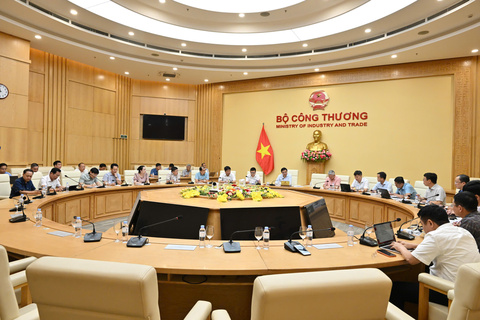 Bộ trưởng Bộ Công Thương Lê Mạnh Hùng: Điều hành linh hoạt, đẩy mạnh tiết kiệm điện, đảm bảo đủ điện trong mọi tình huống