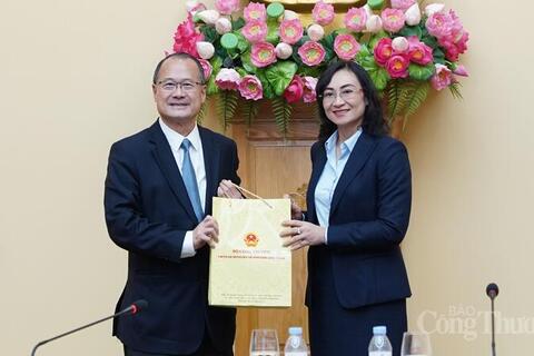 Thứ trưởng Phan Thị Thắng tiếp và làm việc với đoàn doanh nghiệp Trung Quốc