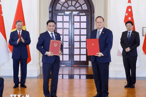 Các hoạt động của Bộ trưởng Lê Mạnh Hùng trong khuôn khổ chuyến thăm cấp Nhà nước tới Singapore của Tổng Bí thư, Chủ tịch nước Tô Lâm