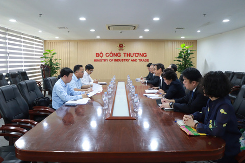 Thứ trưởng Nguyễn Hoàng Long làm việc với lãnh đạo Tập đoàn Idemitsu