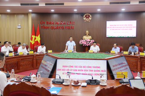 Thứ trưởng Nguyễn Hoàng Long làm việc với tỉnh Quảng Ngãi về các dự án năng lượng