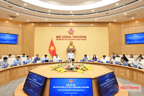 Bộ Công Thương triển khai phong trào thi đua thực hiện mục tiêu tăng trưởng bền vững “2 con số”