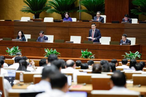Bộ trưởng Lê Mạnh Hùng phát biểu, giải trình làm rõ một số nội dung đại biểu Quốc hội quan tâm về Luật Dầu khí (sửa đổi)