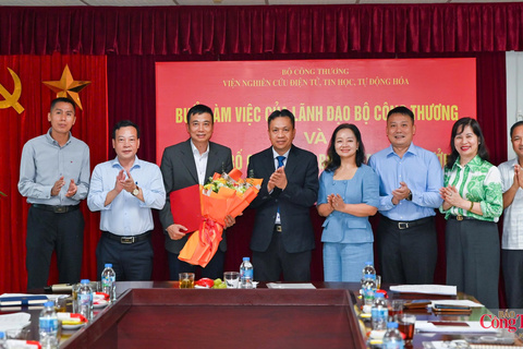Công bố Quyết định của Bộ Công Thương bổ nhiệm Viện trưởng Viện Nghiên cứu Điện tử, Tin học, Tự động hóa