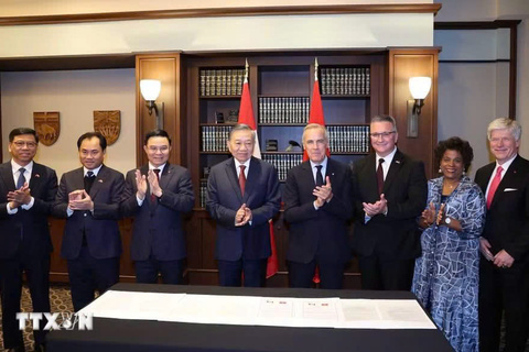 Việt Nam - Canada: Tăng cường hợp tác năng lượng và chuyển dịch năng lượng sạch