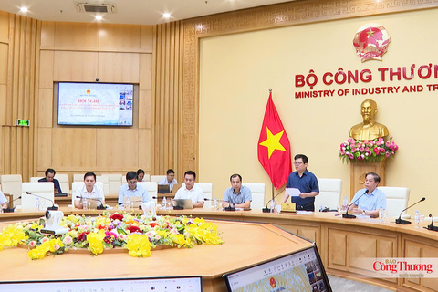 Bộ Công Thương phổ biến, đôn đốc phát triển điện mặt trời mái nhà cơ quan công sở, trường học, bệnh viện và hộ gia đình