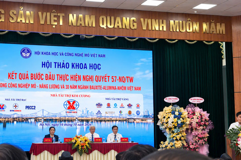 Phát triển công nghiệp khai khoáng theo hướng hiện đại, nâng cao giá trị tài nguyên và thúc đẩy chuyển đổi xanh