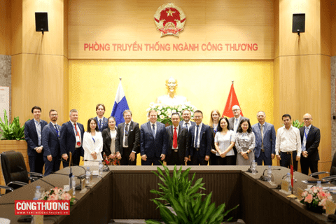 Thứ trưởng Nguyễn Việt Sơn tiếp Bộ trưởng Ngoại thương và Phát triển Phần Lan