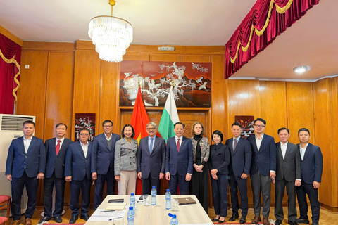 Thương vụ Việt Nam tại Bulgaria thúc đẩy kết nối hợp tác công nghiệp hóa chất giữa doanh nghiệp hai nước