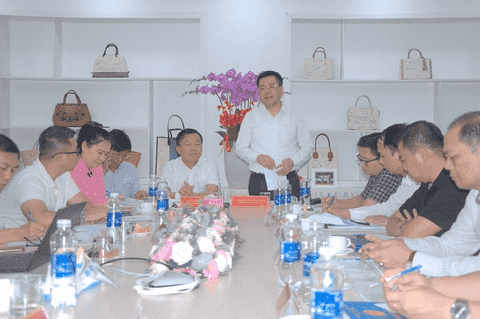 Bộ trưởng Nguyễn Hồng Diên làm việc với Hiệp hội Da giày - Túi xách Việt Nam