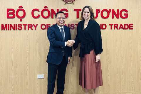 Thứ trưởng Nguyễn Hoàng Long tiếp Quốc Vụ khanh, Thứ trưởng Bộ Khí hậu và Doanh nghiệp Thuỵ Điển