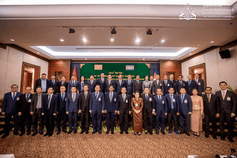 Thứ trưởng Trương Thanh Hoài tham dự Kỳ họp lần thứ 21 Ủy ban hỗn hợp Việt Nam - Campuchia về Kinh tế, Văn hóa, Khoa học và Kỹ thuật ngày 9/12/2025 tại Siem Reap, Campuchia.