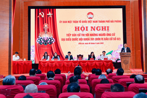 Quyền Bộ trưởng Bộ Công Thương Lê Mạnh Hùng và các ứng viên Đại biểu Quốc hội khóa XVI tiếp xúc cử tri tại Đơn vị bầu cử số 02, TP. Hải Phòng