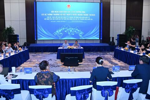 Hội nghị giao ban xúc tiến thương mại với hệ thống thương vụ Việt Nam ở nước ngoài: Thúc đẩy khu vực kinh tế tư nhân hội nhập sâu rộng