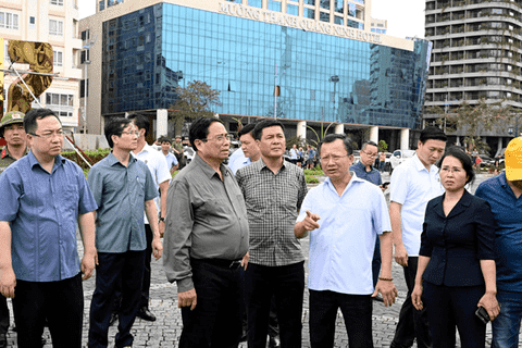 Chùm ảnh: Bộ trưởng Nguyễn Hồng Diên tháp tùng Thủ tướng thị sát, chỉ đạo khắc phục hậu quả bão số 3 tại Quảng Ninh và Hải Phòng