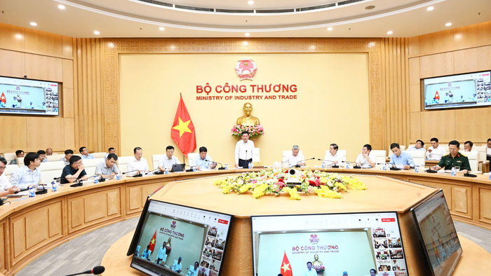 Bộ trưởng Bộ Công Thương chủ trì họp về cung ứng điện 6 tháng cuối năm 2025, xây dựng kế hoạch cung ứng điện năm 2026