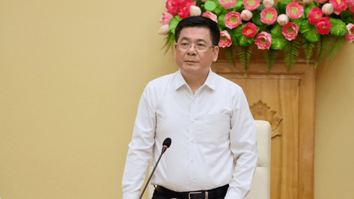 Bộ trưởng Nguyễn Hồng Diên chỉ đạo loạt giải pháp đảm bảo xăng dầu 6 tháng cuối năm