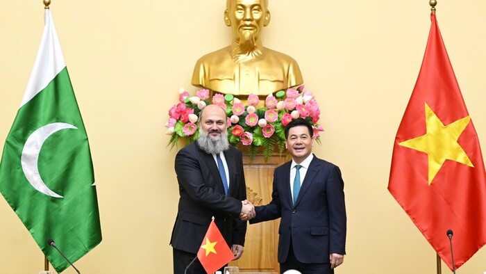 Bộ trưởng Bộ Công Thương Nguyễn Hồng Diên Hội đàm với Bộ trưởng Bộ Thương mại Pakistan