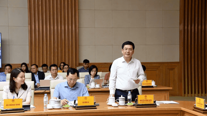 Bộ trưởng Nguyễn Hồng Diên tham dự Hội nghị Thủ tướng Chính phủ với các Trưởng Cơ quan đại diện Việt Nam ở nước ngoài