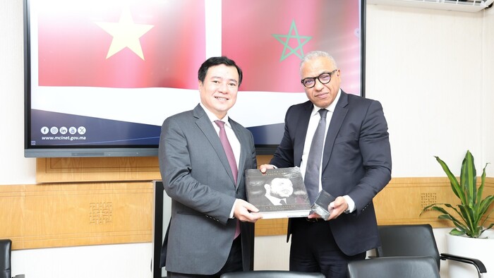 Thứ trưởng Bộ Công Thương Nguyễn Sinh Nhật Tân làm việc với Tổng Thư ký Bộ Công Thương Ma-rốc Taoufiq Moucharraf