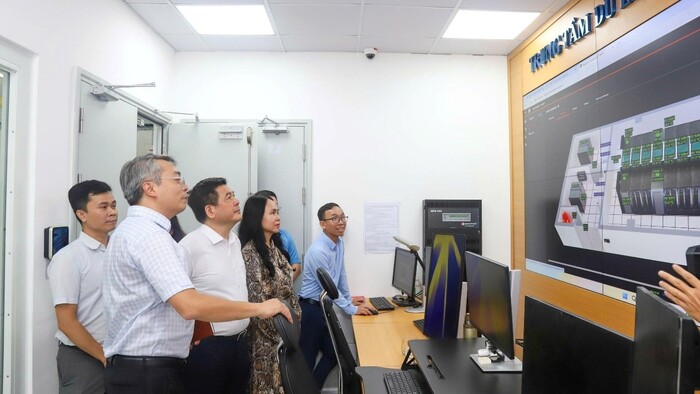 Bộ trưởng Nguyễn Hồng Diên kiểm tra Trung tâm Dữ liệu  Bộ Công Thương