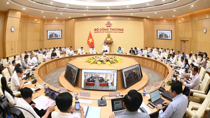 Bộ Công Thương tổ chức Hội nghị làm việc giữa Ban Thường vụ Đảng ủy, Lãnh đạo Bộ Công Thương và các Sở Công Thương, Chi cục Quản lý thị trường các tỉnh, thành phố