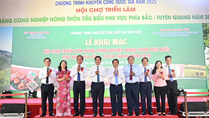Bộ trưởng Nguyễn Hồng Diên dự khai mạc Hội chợ triển lãm hàng công nghiệp nông thôn tiêu biểu khu vực phía Bắc - Tuyên Quang năm 2025